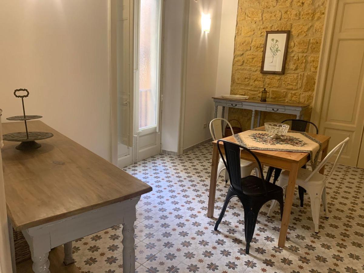 Charme In Centro - Tourist Rental 阿格里真托 外观 照片